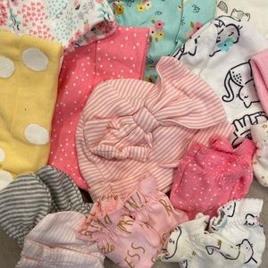 Baby girl caps and mittens